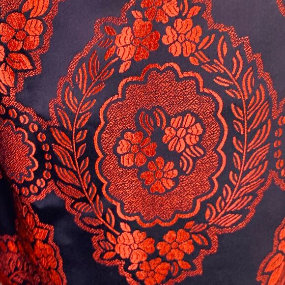 GUCCI 2018 Size 28 Red Black Jacquard Viscose Blend Joggers Shorts - Picture 2 of 10